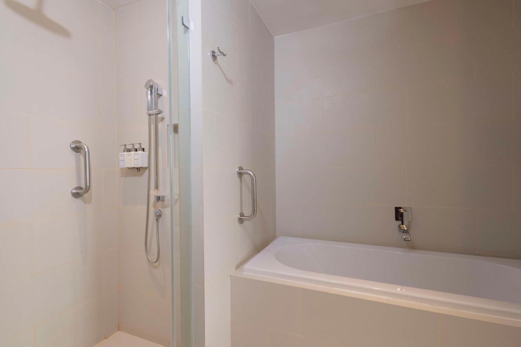 Park Inn By Radisson Iloilo Ngoại thất bức ảnh