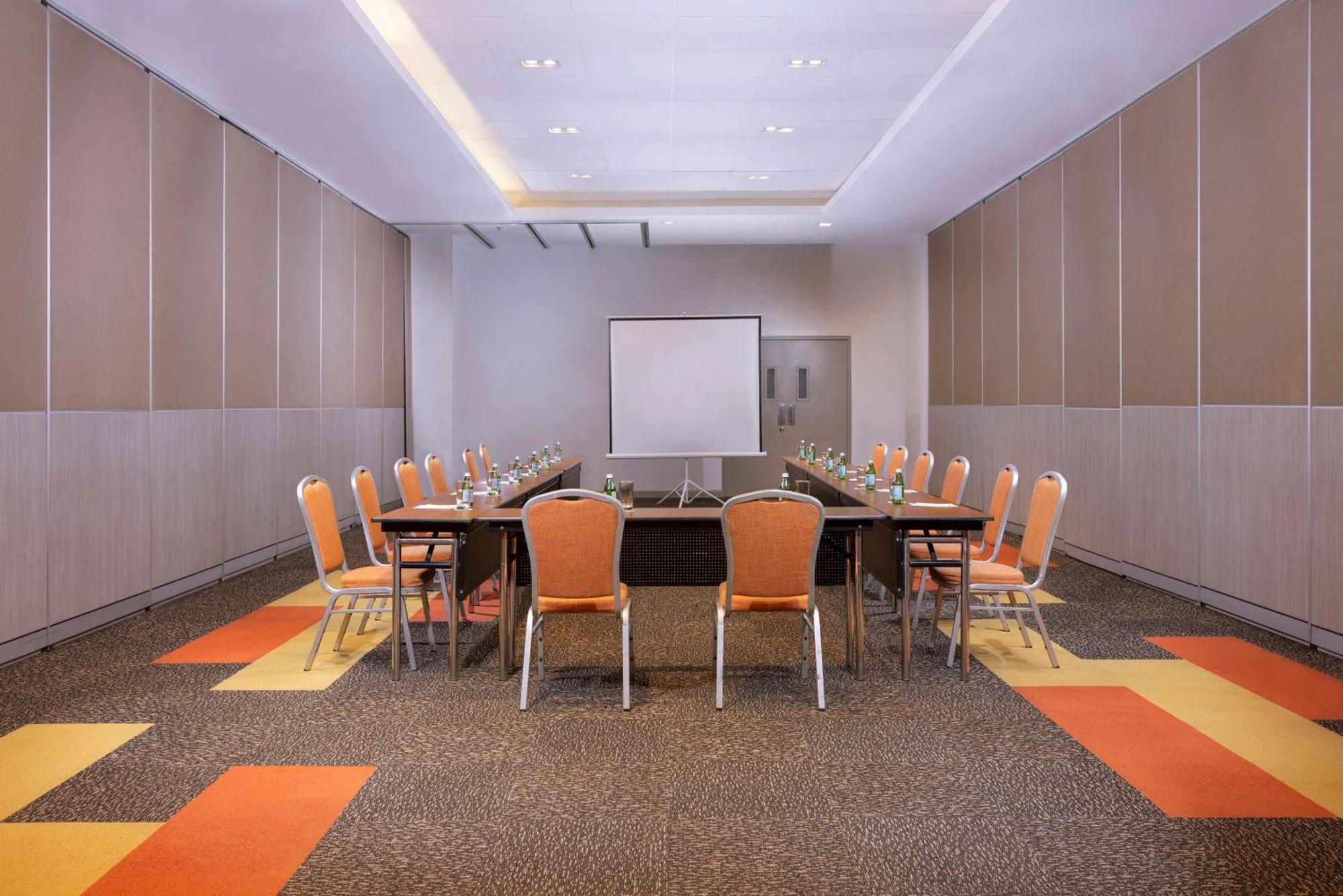 Park Inn By Radisson Iloilo Ngoại thất bức ảnh