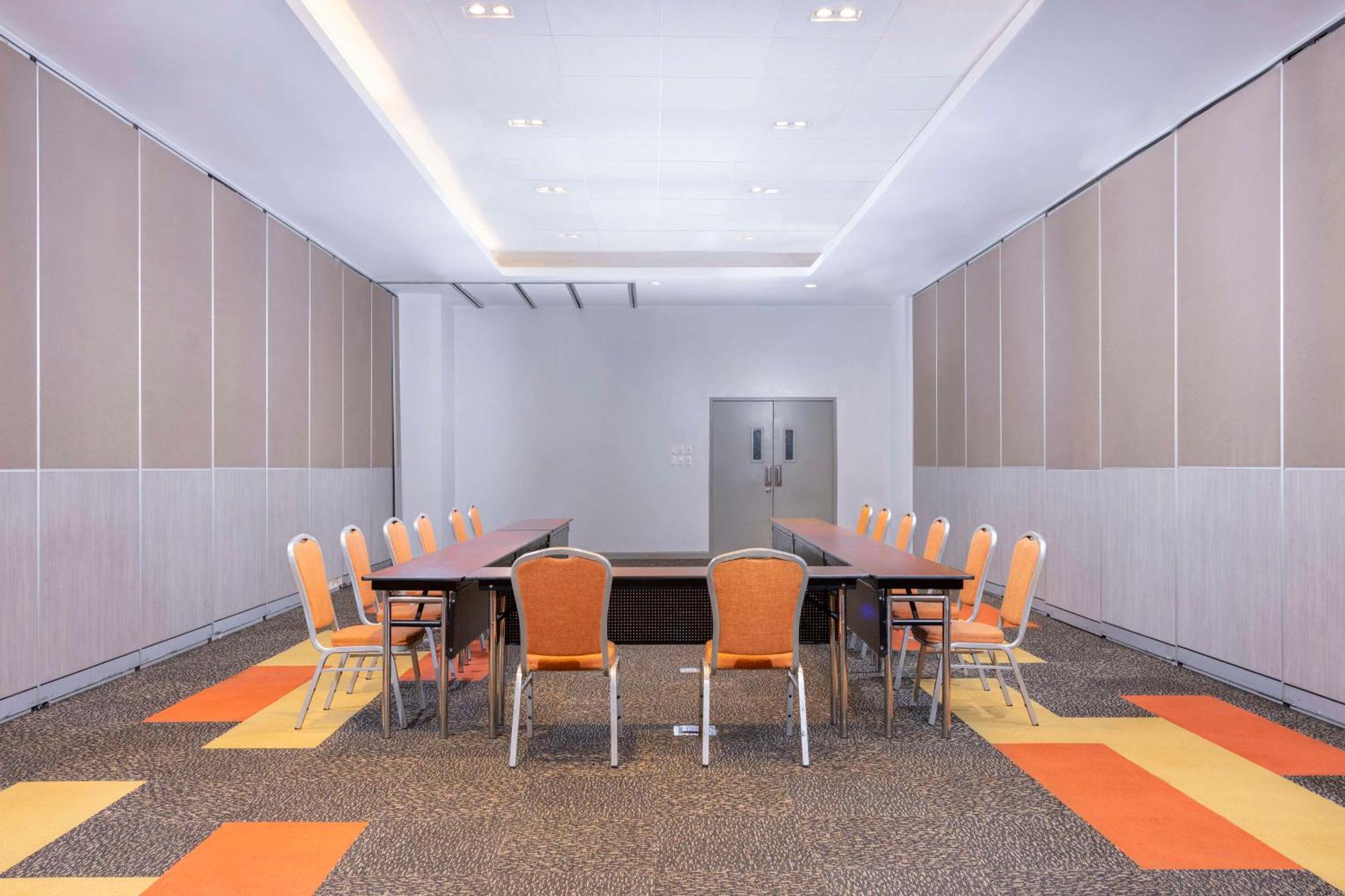 Park Inn By Radisson Iloilo Ngoại thất bức ảnh